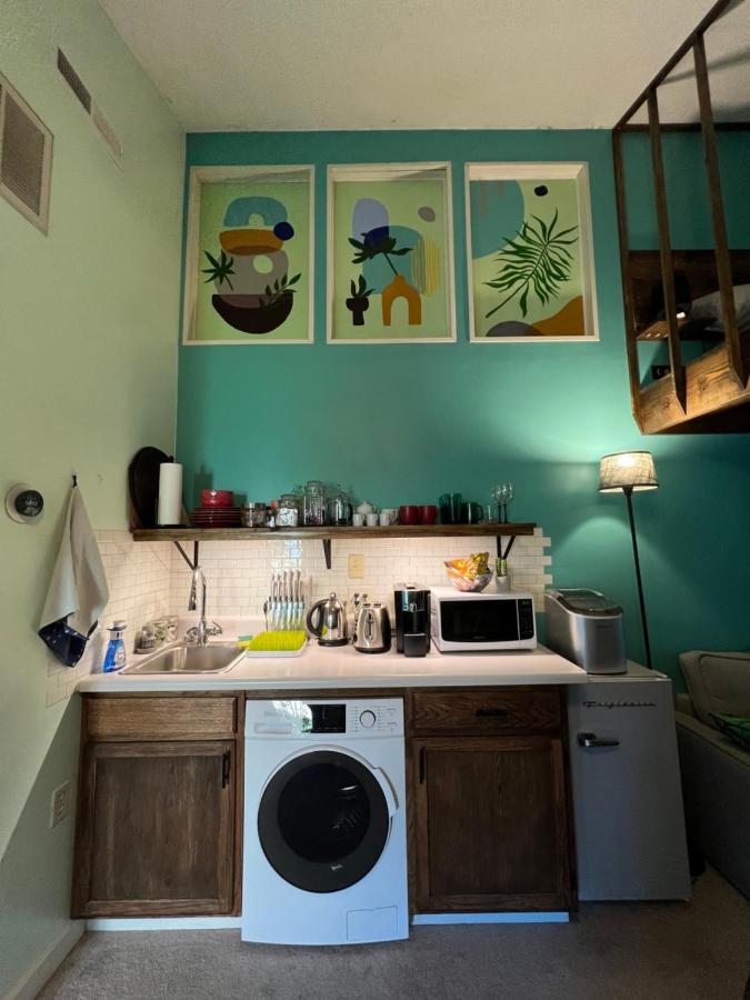 Cozy Loft With Parking And Private Patio W/ Grill